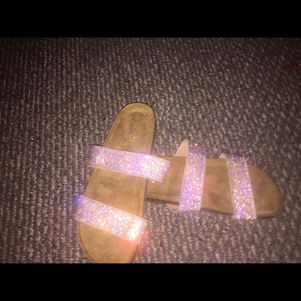 Sandals - Picture 4 of 4